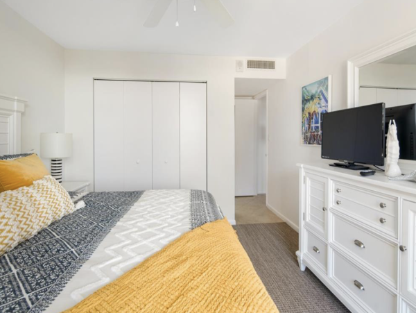 Marco Island Beachfront Vacation Condominium Sleeps Six